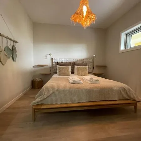 P U L A Cliffs By Gt House *